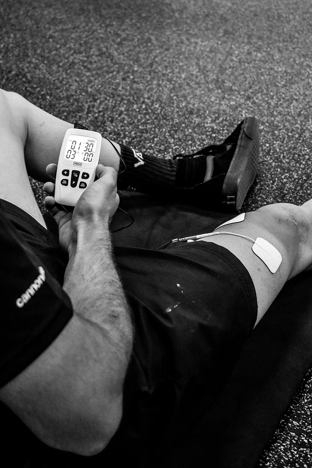 Using a TENS/EMS machine with electrodes